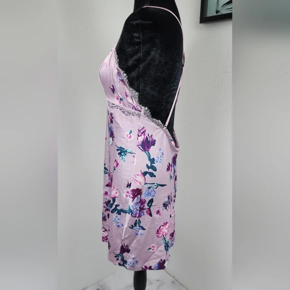 🥳SALE🥳Victoria's Secret silky razorback nightgown - Picture 3 of 10